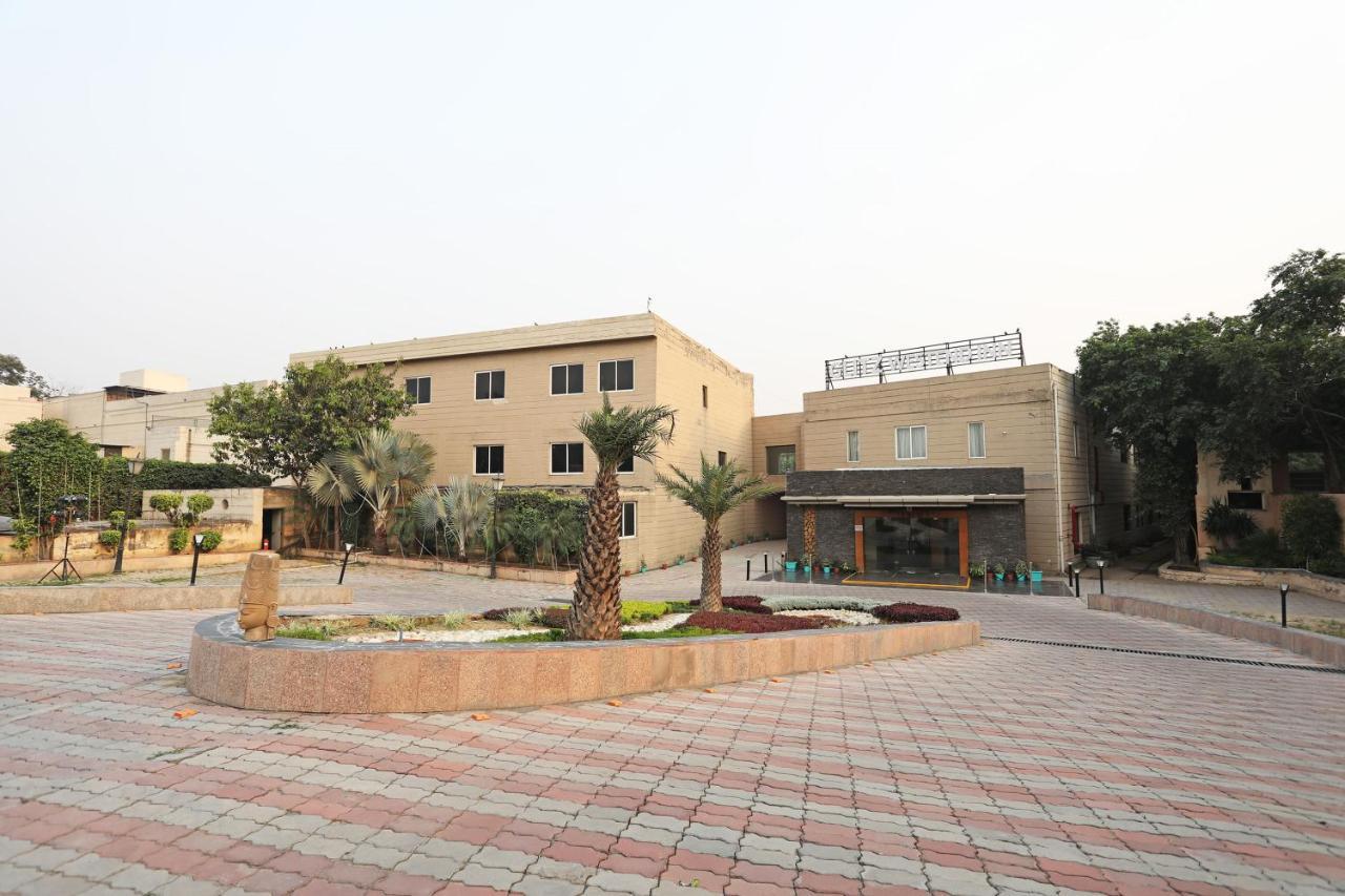 Westend Inn - Resort And Banquet Near Delhi Airport Nové Dillí Exteriér fotografie