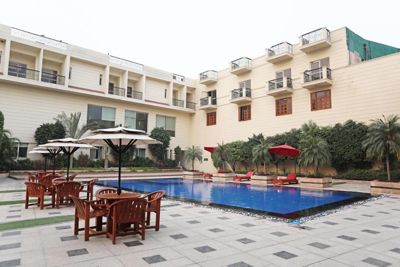 Westend Inn - Resort And Banquet Near Delhi Airport Nové Dillí Exteriér fotografie